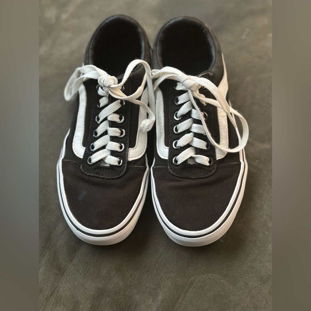 Vans Low Top Women Size 6
